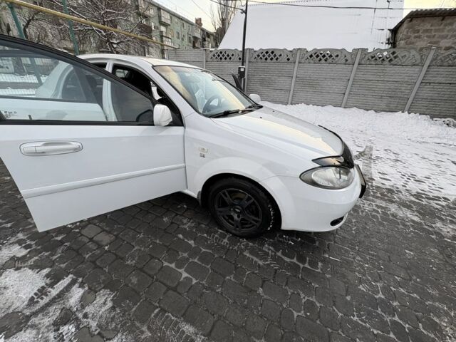 Белый Шевроле Чеветте, объемом двигателя 1.6 л и пробегом 230 тыс. км за 3400 $, фото 2 на Automoto.ua