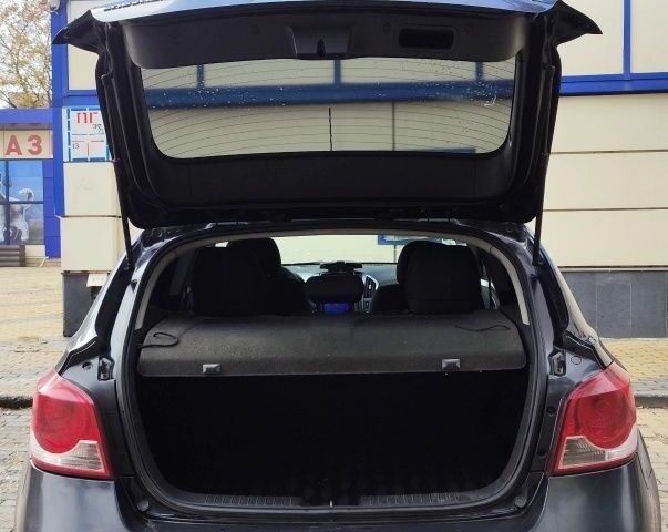 Чорний Шевроле Чєвєттє, об'ємом двигуна 1.8 л та пробігом 221 тис. км за 5800 $, фото 4 на Automoto.ua