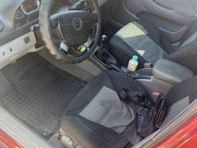 Червоний Шевроле Чєвєттє, об'ємом двигуна 1.8 л та пробігом 3 тис. км за 3800 $, фото 1 на Automoto.ua