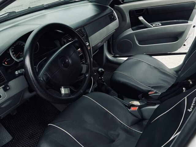 Серый Шевроле Чеветте, объемом двигателя 1.6 л и пробегом 400 тыс. км за 3800 $, фото 2 на Automoto.ua