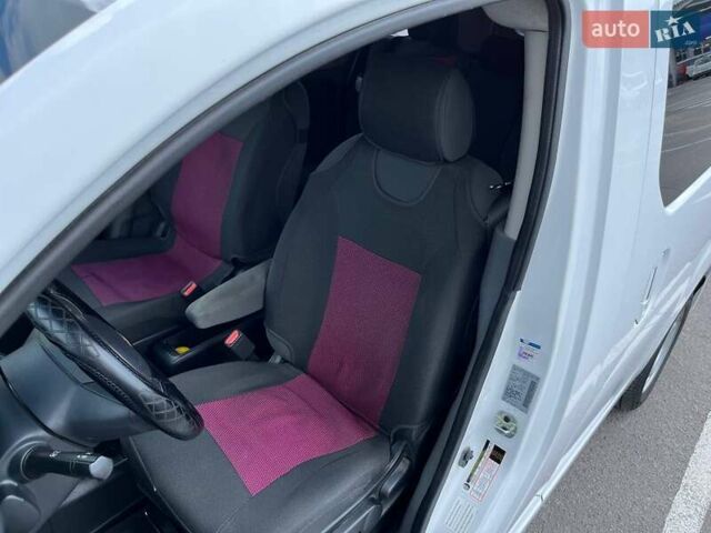 Белый Шевроле City Express, объемом двигателя 2 л и пробегом 130 тыс. км за 14500 $, фото 13 на Automoto.ua