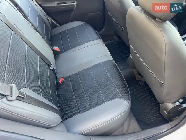 Белый Шевроле Кобальт, объемом двигателя 1.49 л и пробегом 18 тыс. км за 10900 $, фото 15 на Automoto.ua