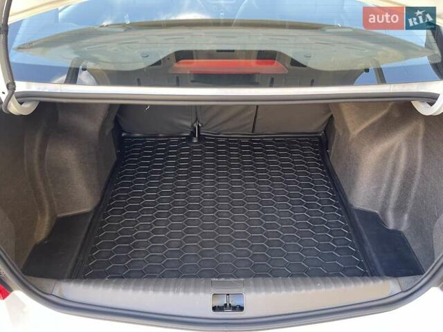 Белый Шевроле Кобальт, объемом двигателя 1.49 л и пробегом 18 тыс. км за 10900 $, фото 13 на Automoto.ua