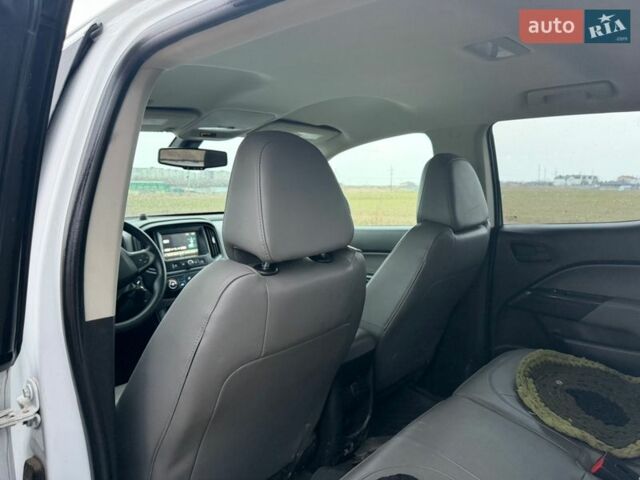 Белый Шевроле Колорадо, объемом двигателя 2.5 л и пробегом 120 тыс. км за 15700 $, фото 27 на Automoto.ua