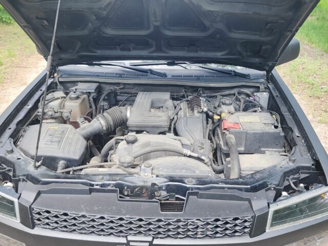 Черный Шевроле Колорадо, объемом двигателя 4 л и пробегом 200 тыс. км за 13500 $, фото 9 на Automoto.ua