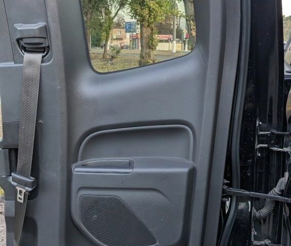 Чорний Шевроле Колорадо, об'ємом двигуна 3.6 л та пробігом 23 тис. км за 29900 $, фото 4 на Automoto.ua