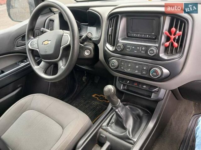 Серый Шевроле Колорадо, объемом двигателя 2.46 л и пробегом 104 тыс. км за 15000 $, фото 2 на Automoto.ua