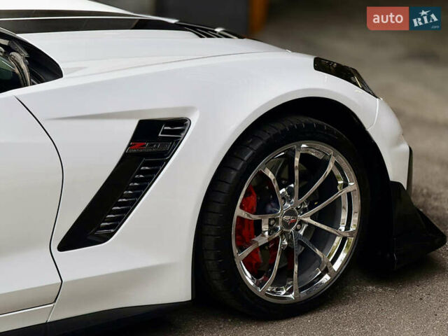 Белый Шевроле Корвет, объемом двигателя 6.2 л и пробегом 36 тыс. км за 75000 $, фото 12 на Automoto.ua