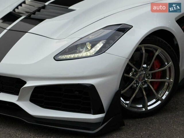 Белый Шевроле Корвет, объемом двигателя 6.2 л и пробегом 36 тыс. км за 75000 $, фото 1 на Automoto.ua