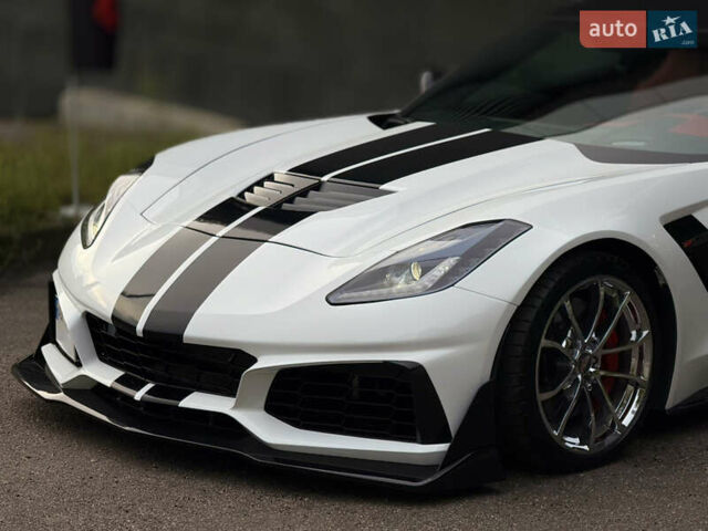 Белый Шевроле Корвет, объемом двигателя 6.2 л и пробегом 36 тыс. км за 75000 $, фото 10 на Automoto.ua