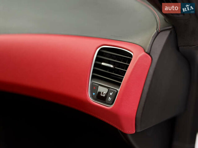 Белый Шевроле Корвет, объемом двигателя 6.2 л и пробегом 36 тыс. км за 75000 $, фото 24 на Automoto.ua