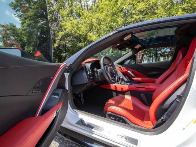 Білий Шевроле Корвет, об'ємом двигуна 6.2 л та пробігом 135 тис. км за 13500 $, фото 10 на Automoto.ua