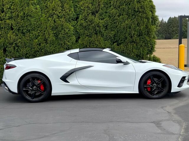 Белый Шевроле Корвет, объемом двигателя 6.2 л и пробегом 21 тыс. км за 35000 $, фото 7 на Automoto.ua