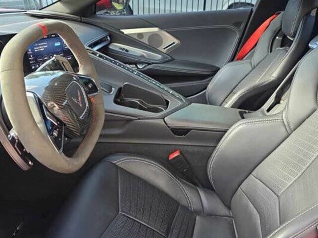 Красный Шевроле Корвет, объемом двигателя 6.2 л и пробегом 16 тыс. км за 29800 $, фото 7 на Automoto.ua