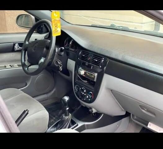 Серый Шевроле Корвет, объемом двигателя 1.8 л и пробегом 240 тыс. км за 3200 $, фото 5 на Automoto.ua