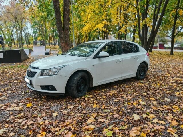 Белый Шевроле Круз, объемом двигателя 1.6 л и пробегом 217 тыс. км за 7000 $, фото 1 на Automoto.ua