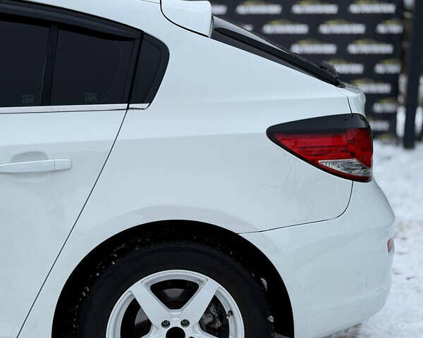 Белый Шевроле Круз, объемом двигателя 1.8 л и пробегом 248 тыс. км за 6500 $, фото 6 на Automoto.ua