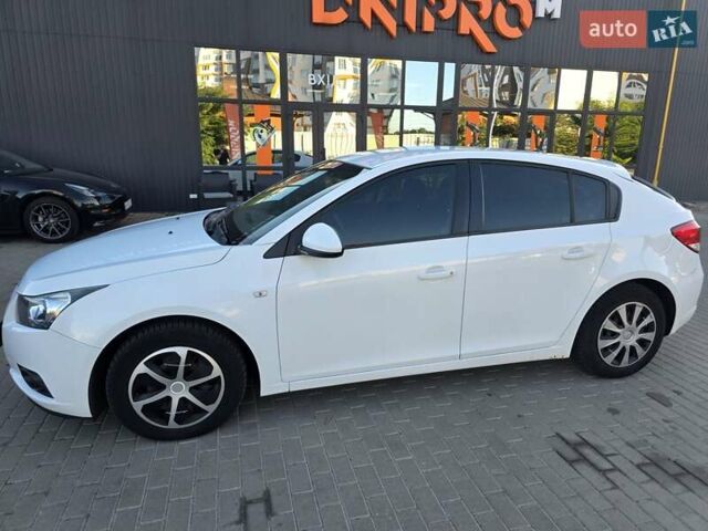 Білий Шевроле Круз, об'ємом двигуна 1.8 л та пробігом 105 тис. км за 6500 $, фото 8 на Automoto.ua