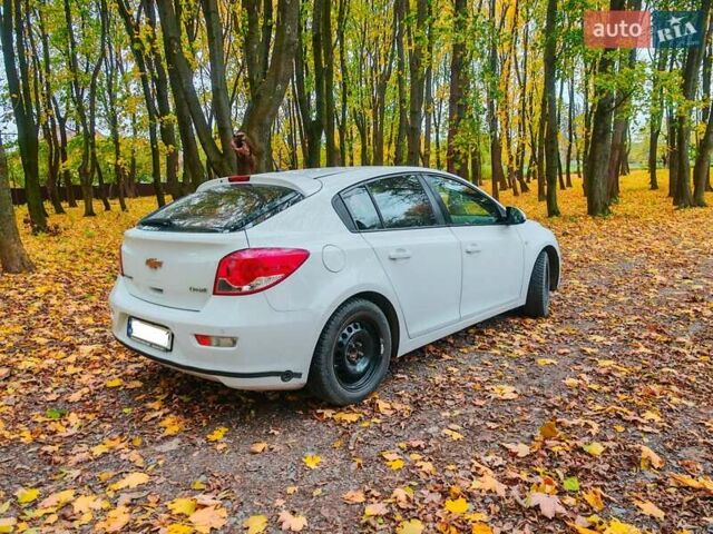 Белый Шевроле Круз, объемом двигателя 1.6 л и пробегом 218 тыс. км за 6999 $, фото 9 на Automoto.ua