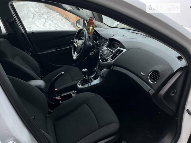 Білий Шевроле Круз, об'ємом двигуна 1.8 л та пробігом 216 тис. км за 7100 $, фото 15 на Automoto.ua