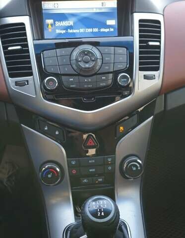 Белый Шевроле Круз, объемом двигателя 1.8 л и пробегом 227 тыс. км за 7700 $, фото 6 на Automoto.ua