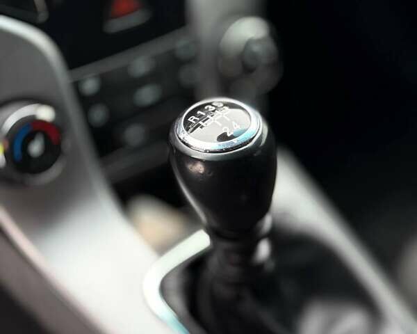 Белый Шевроле Круз, объемом двигателя 1.8 л и пробегом 248 тыс. км за 6500 $, фото 10 на Automoto.ua