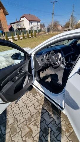 Белый Шевроле Круз, объемом двигателя 1.6 л и пробегом 197 тыс. км за 5050 $, фото 8 на Automoto.ua