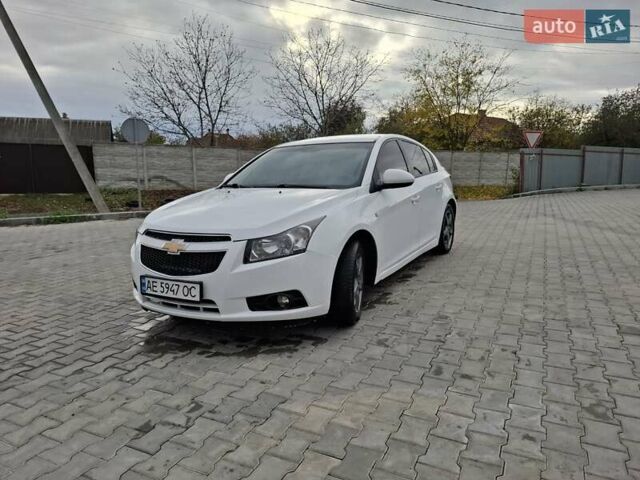Белый Шевроле Круз, объемом двигателя 1.8 л и пробегом 144 тыс. км за 7500 $, фото 1 на Automoto.ua