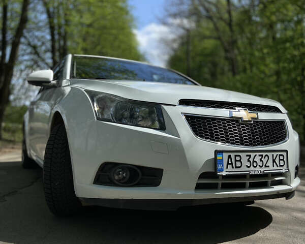 Белый Шевроле Круз, объемом двигателя 1.6 л и пробегом 162 тыс. км за 5799 $, фото 29 на Automoto.ua