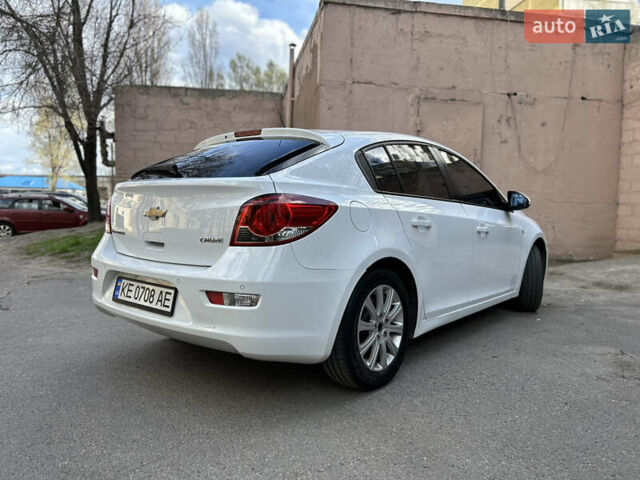 Белый Шевроле Круз, объемом двигателя 2 л и пробегом 235 тыс. км за 8200 $, фото 6 на Automoto.ua