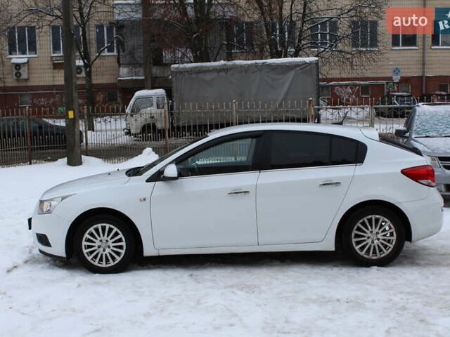 Белый Шевроле Круз, объемом двигателя 1.8 л и пробегом 91 тыс. км за 6500 $, фото 1 на Automoto.ua