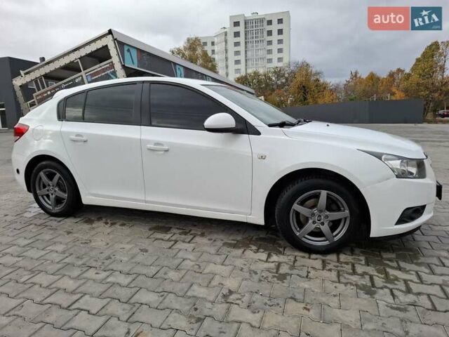 Білий Шевроле Круз, об'ємом двигуна 1.8 л та пробігом 144 тис. км за 7700 $, фото 2 на Automoto.ua