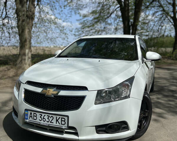 Белый Шевроле Круз, объемом двигателя 1.6 л и пробегом 162 тыс. км за 5799 $, фото 30 на Automoto.ua
