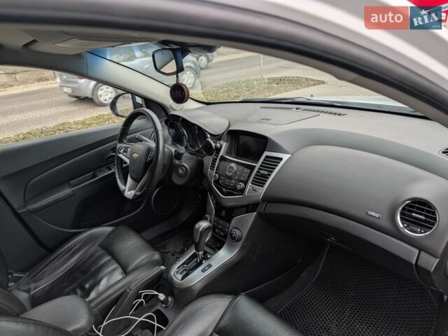 Білий Шевроле Круз, об'ємом двигуна 2 л та пробігом 183 тис. км за 7500 $, фото 5 на Automoto.ua