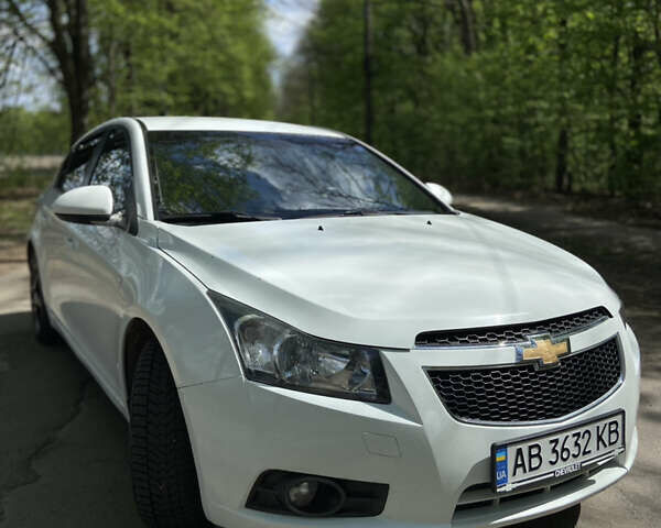 Белый Шевроле Круз, объемом двигателя 1.6 л и пробегом 162 тыс. км за 5799 $, фото 31 на Automoto.ua