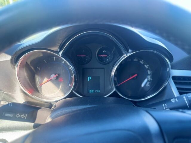 Белый Шевроле Круз, объемом двигателя 1.8 л и пробегом 136 тыс. км за 7300 $, фото 8 на Automoto.ua