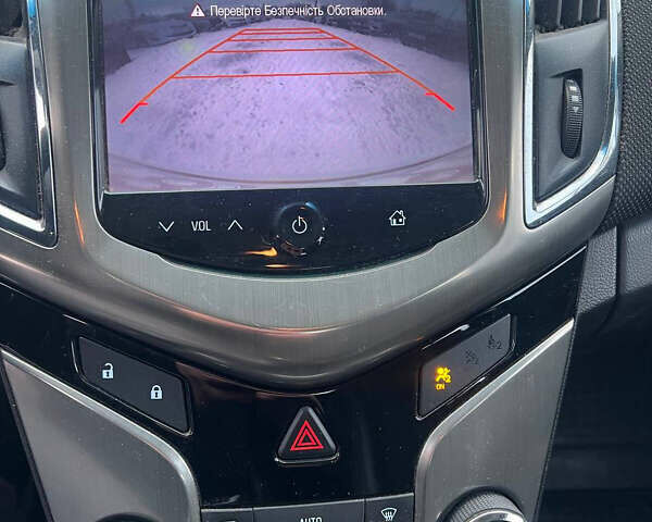 Белый Шевроле Круз, объемом двигателя 1.7 л и пробегом 193 тыс. км за 8800 $, фото 13 на Automoto.ua