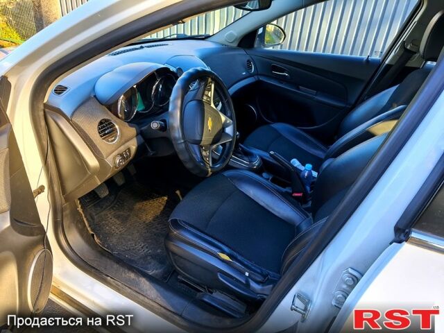 Шевроле Круз 2013 в Полтаве на Automoto.ua Белый Шевроле Круз, объемом двигателя 1.7 л и пробегом 193 тыс. км за 9000 $, фото 4 на Automoto.ua