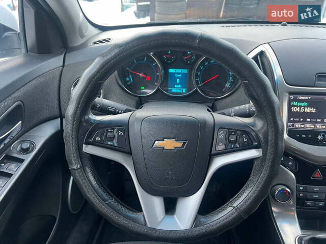 Белый Шевроле Круз, объемом двигателя 1.7 л и пробегом 193 тыс. км за 8800 $, фото 8 на Automoto.ua