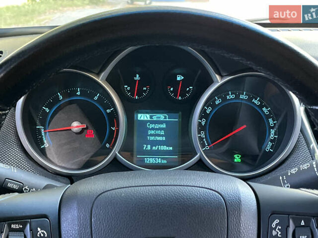 Белый Шевроле Круз, объемом двигателя 1.8 л и пробегом 129 тыс. км за 7990 $, фото 13 на Automoto.ua