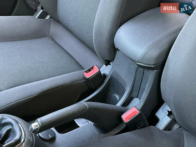 Белый Шевроле Круз, объемом двигателя 1.8 л и пробегом 129 тыс. км за 7990 $, фото 26 на Automoto.ua