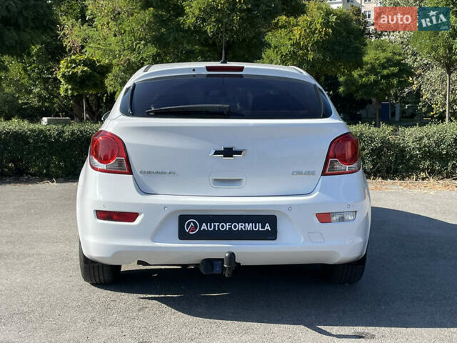 Белый Шевроле Круз, объемом двигателя 1.8 л и пробегом 129 тыс. км за 7990 $, фото 8 на Automoto.ua