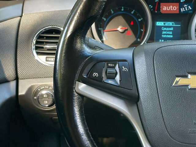 Белый Шевроле Круз, объемом двигателя 1.8 л и пробегом 129 тыс. км за 7990 $, фото 14 на Automoto.ua