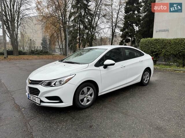 Белый Шевроле Круз, объемом двигателя 1.4 л и пробегом 145 тыс. км за 8900 $, фото 6 на Automoto.ua