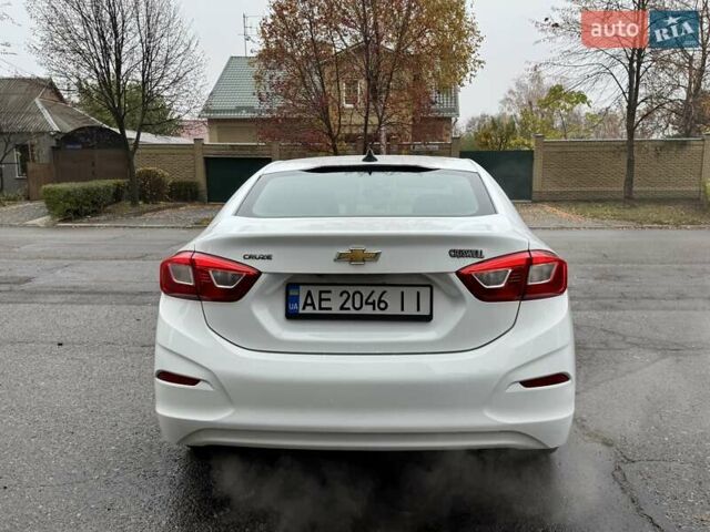 Белый Шевроле Круз, объемом двигателя 1.4 л и пробегом 145 тыс. км за 8900 $, фото 3 на Automoto.ua