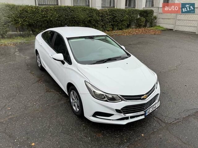 Белый Шевроле Круз, объемом двигателя 1.4 л и пробегом 145 тыс. км за 8900 $, фото 8 на Automoto.ua