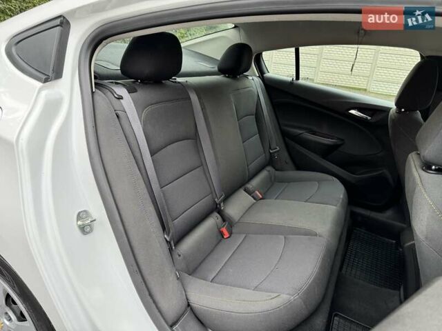 Белый Шевроле Круз, объемом двигателя 1.4 л и пробегом 145 тыс. км за 8900 $, фото 18 на Automoto.ua