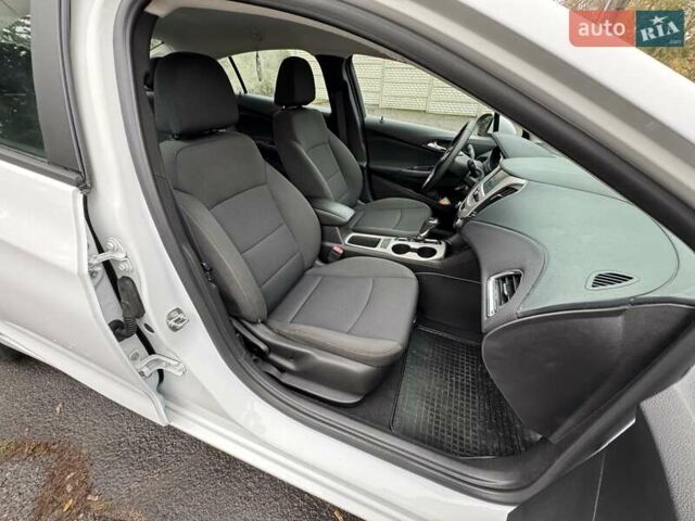 Белый Шевроле Круз, объемом двигателя 1.4 л и пробегом 145 тыс. км за 8900 $, фото 15 на Automoto.ua