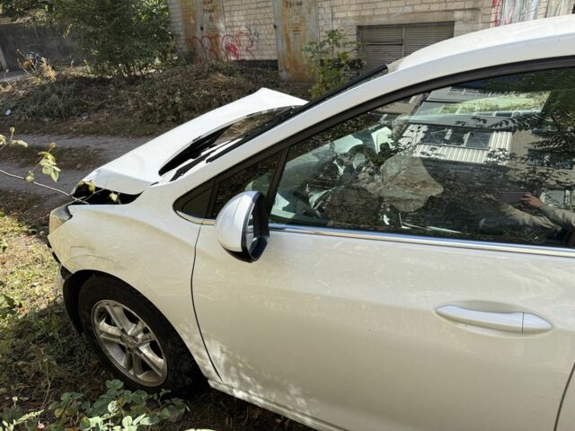 Белый Шевроле Круз, объемом двигателя 1.4 л и пробегом 3 тыс. км за 6500 $, фото 1 на Automoto.ua