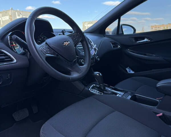 Белый Шевроле Круз, объемом двигателя 1.4 л и пробегом 180 тыс. км за 9200 $, фото 17 на Automoto.ua
